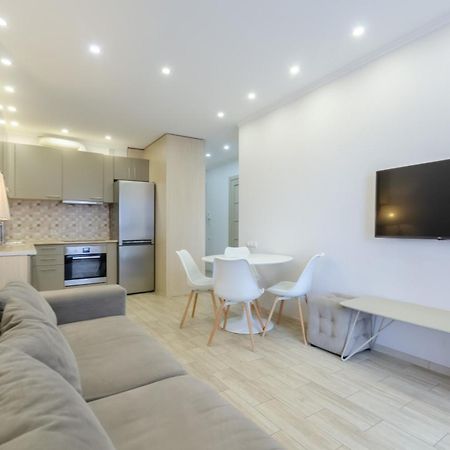 Petrovdom Apartments 3-143 In Rc Central Park, 7 John Mccain Street キエフ エクステリア 写真