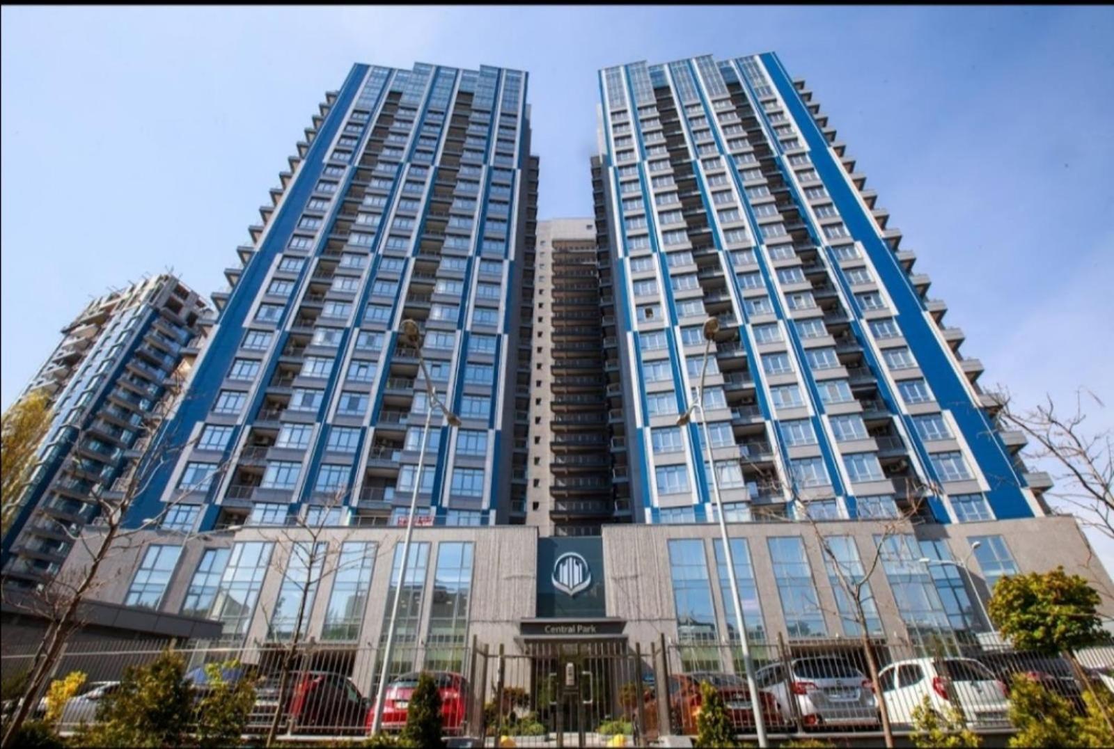 Petrovdom Apartments 3-143 In Rc Central Park, 7 John Mccain Street キエフ エクステリア 写真